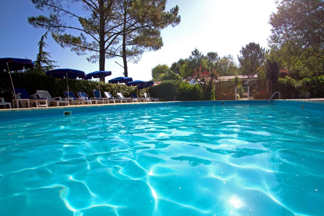 Camping Le Pressoir Petit-Palais-et-Cornemps Dış mekan fotoğraf