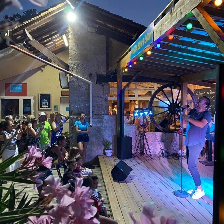 Camping Le Pressoir Petit-Palais-et-Cornemps Dış mekan fotoğraf